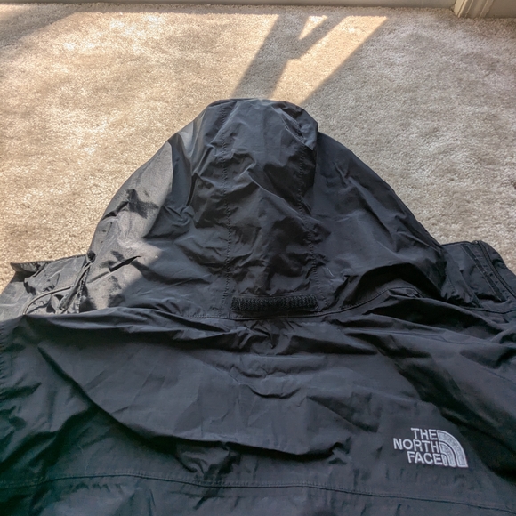 The North Face Men's Black Rain Jacket - Picture 7 of 7